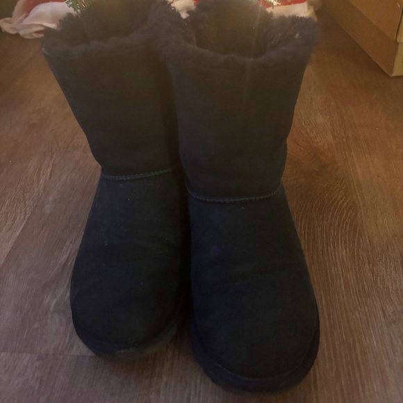 Black Uggs size 4 - Picture 1 of 1